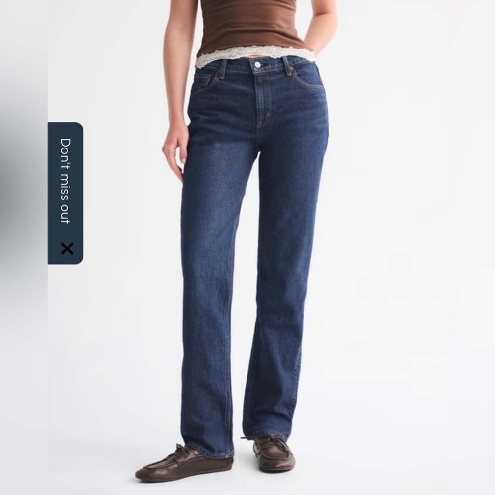 Mid Rise 90s Straight Jean
